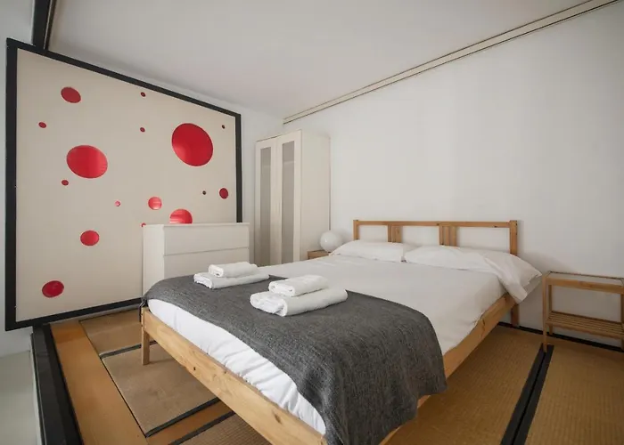 Catalunya Casas Pied-A-Terre In Central Barcelona 100M From Beach